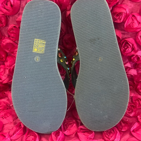 Embellished thong sandal with 'JC' logo metal bit - Picture 6 of 7